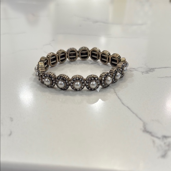 LOFT Jewelry - LOFT gold and pearl stretch bracelet